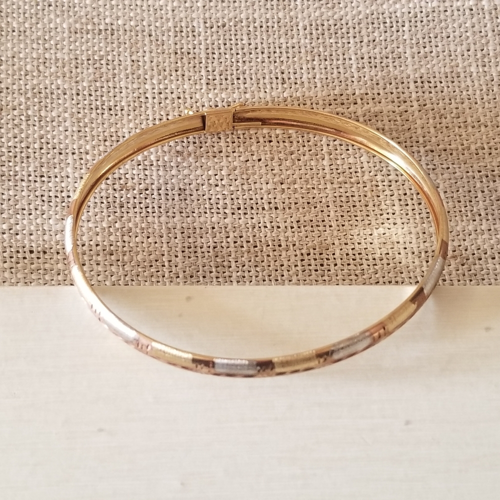 10K Gold Bangle Bracelet